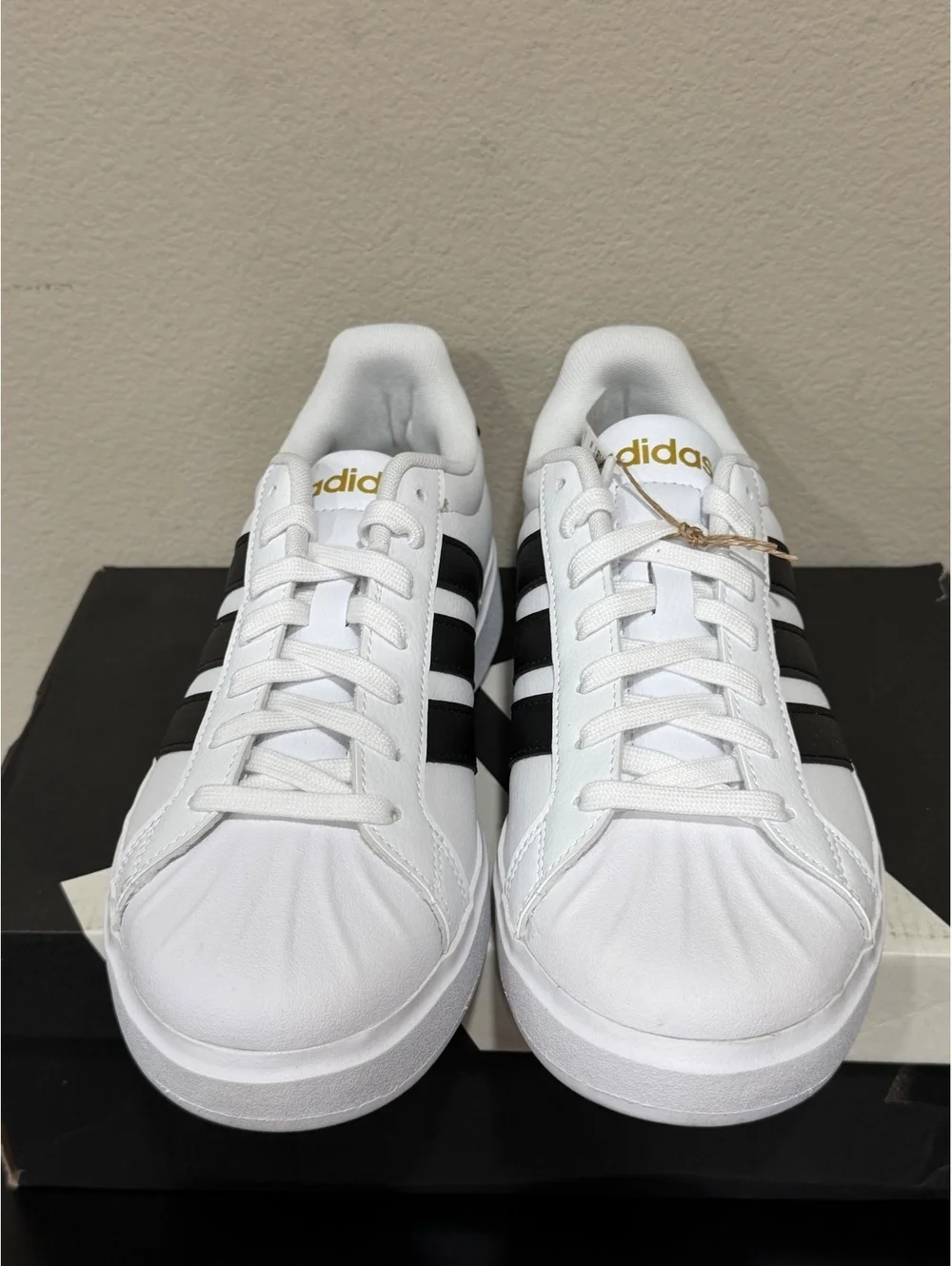 Size 8 - Adidas Women’s StreetTalk “White Black”